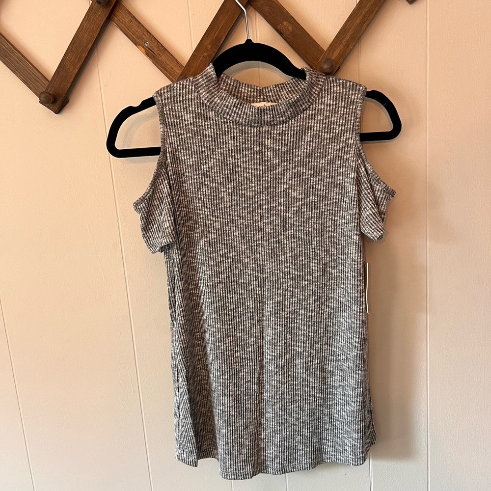 Free kisses cold shoulder heathered cap sleeve turtleneck